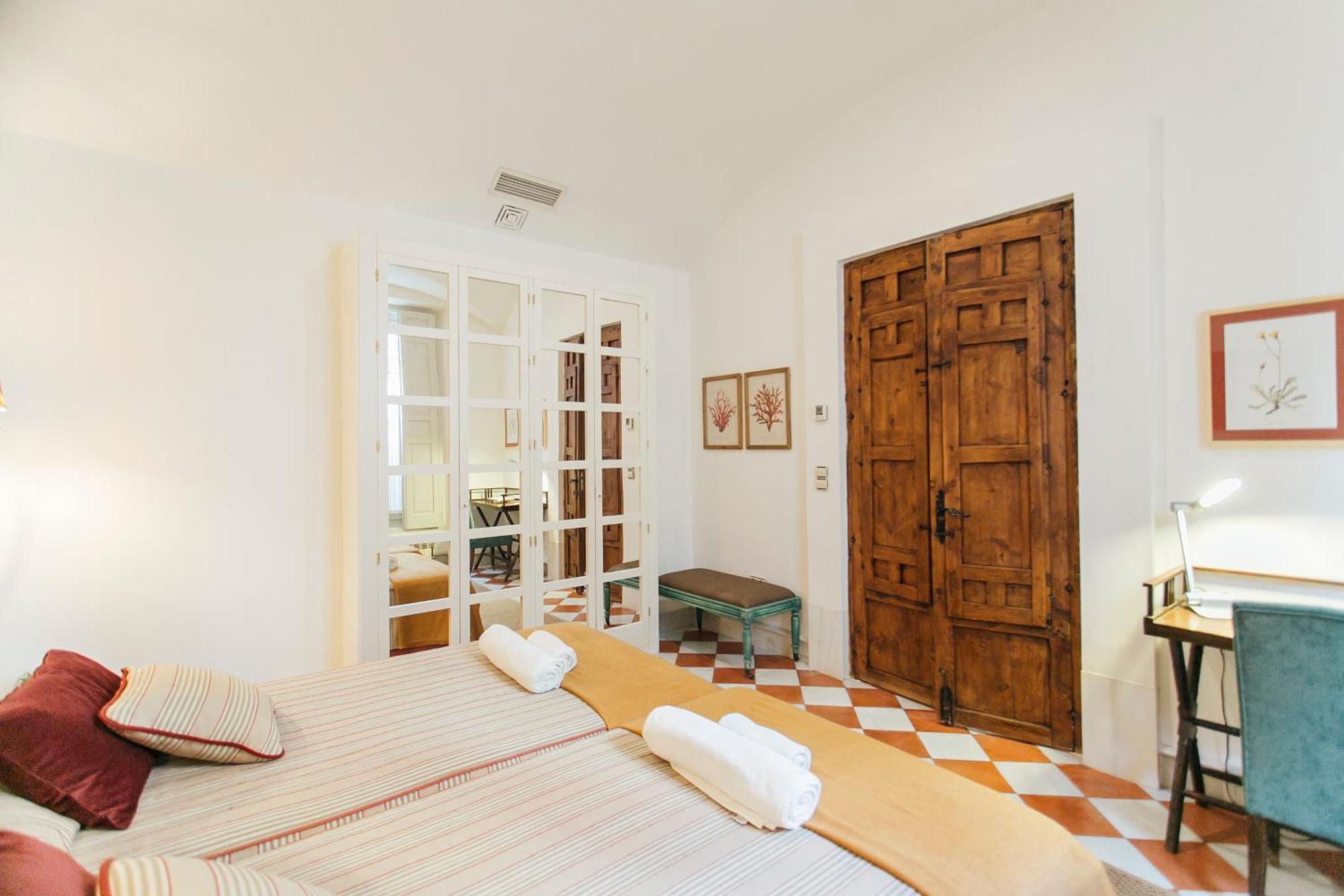 Aparthotel Casa Patio del Siglo XIX Sevilla Habitación foto