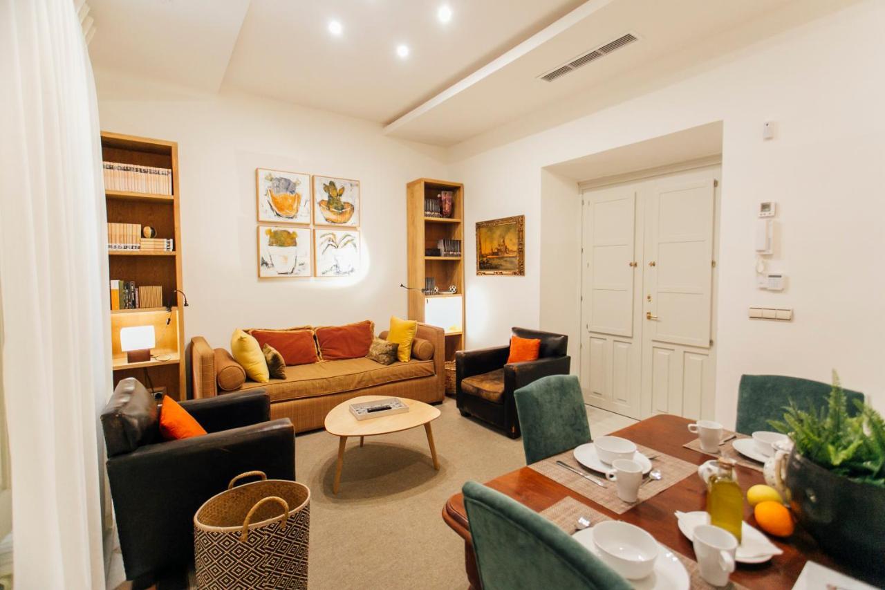 Aparthotel Casa Patio del Siglo XIX Sevilla Habitación foto